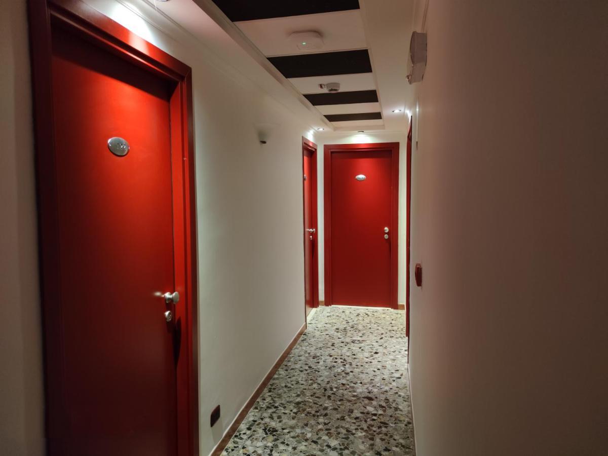 Alex & Lorenz Hotel Torvaianica Exterior foto