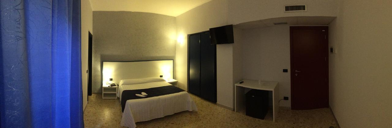 Alex & Lorenz Hotel Torvaianica Exterior foto