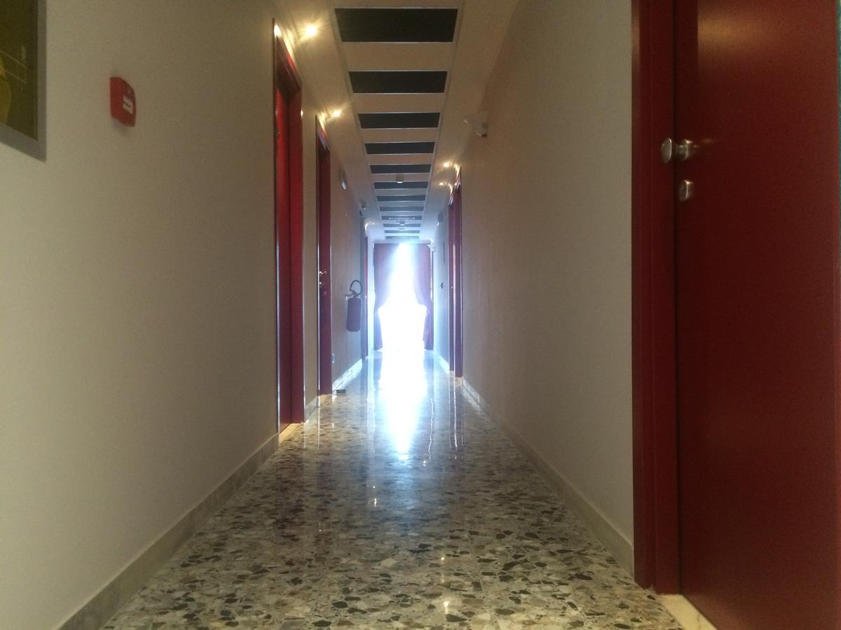 Alex & Lorenz Hotel Torvaianica Exterior foto